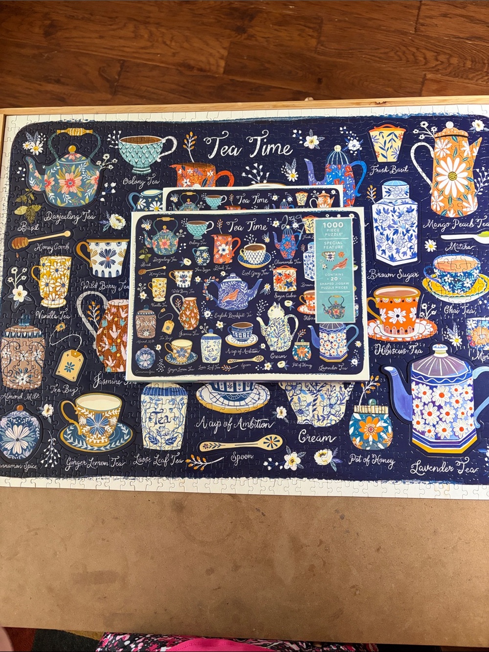 🧩 1000-Piece “Tea Time” puzzle with poster. Navy Blue Floral Teapots. Complete